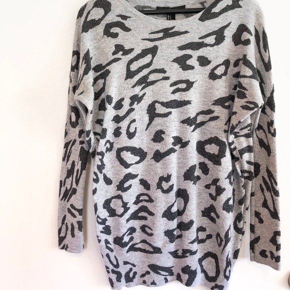 🐆FOREVER 21 LEOPARD PRINT BLOUSE🐆 - Picture 2 of 5